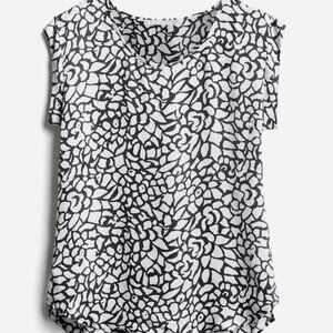 Daniel Rainn Portrero Scoop Neck Blouse